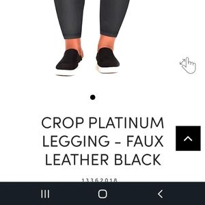 Torrid faux legging crop Size 3